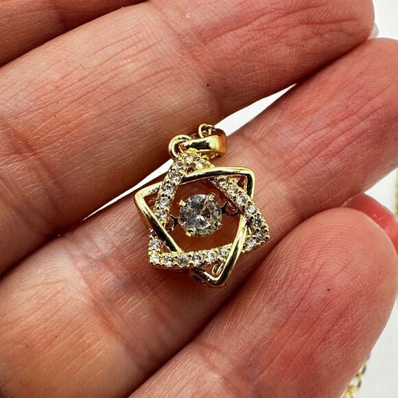 NIB 16" Gold tone, stainless steel "star of david", cz diamond necklace! - Picture 6 of 9
